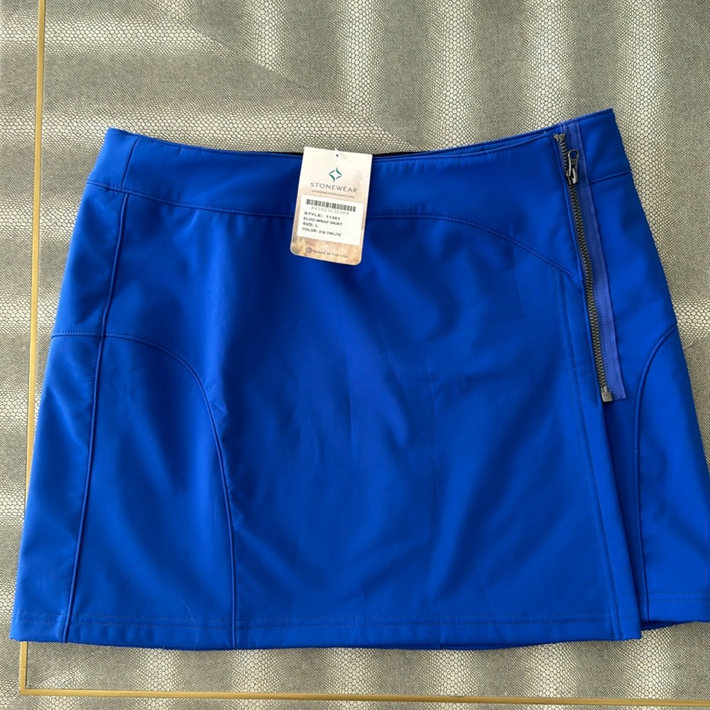 Cold weather Stonewear Eldo wrap skirt, sz L, athletic & versatile. New w/tags.